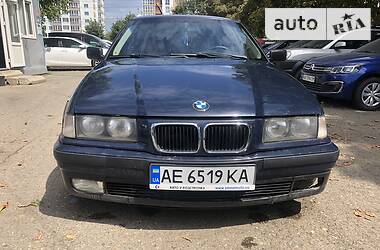 Седан BMW 3 Series 1997 в Черновцах