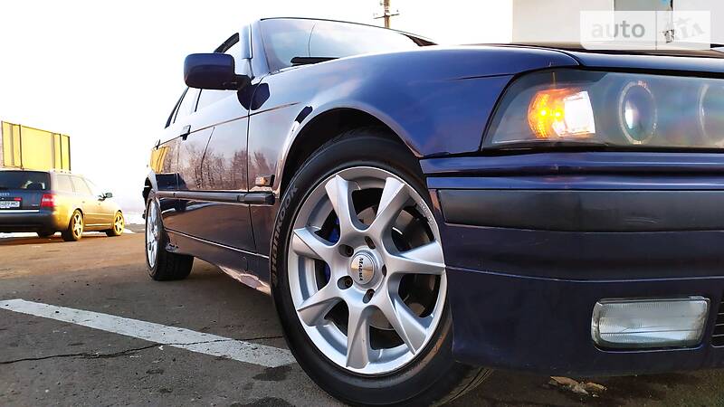 Седан BMW 3 Series 1997 в Дрогобыче