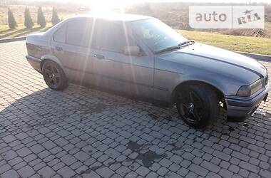 Седан BMW 3 Series 1993 в Городке