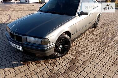 Седан BMW 3 Series 1993 в Городке