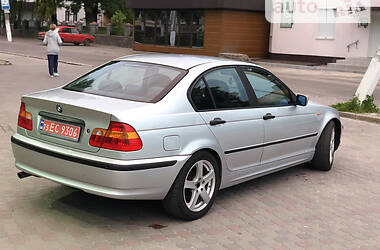 Седан BMW 3 Series 2004 в Староконстантинове