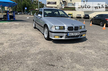 Лифтбек BMW 3 Series 1998 в Киеве
