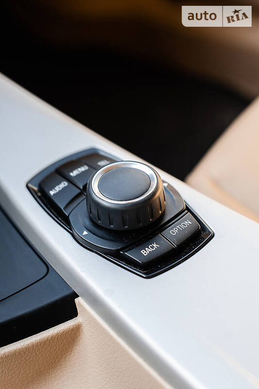 Седан BMW 3 Series 2015 в Городке