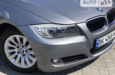 Седан BMW 3 Series 2009 в 