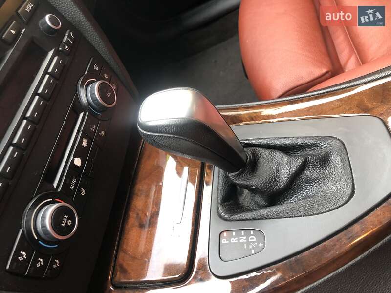 Седан BMW 3 Series 2010 в Днепре