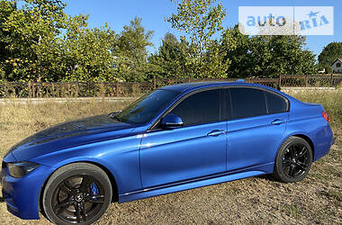 Седан BMW 3 Series 2013 в Новой Каховке