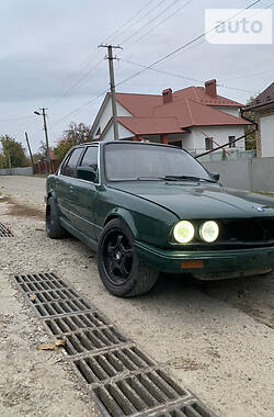 Седан BMW 3 Series 1984 в Черновцах