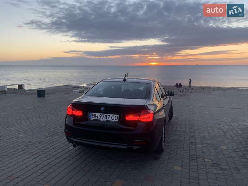 Седан BMW 3 Series 2017 в Одессе