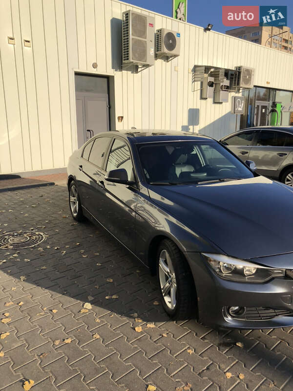 Седан BMW 3 Series 2015 в Києві