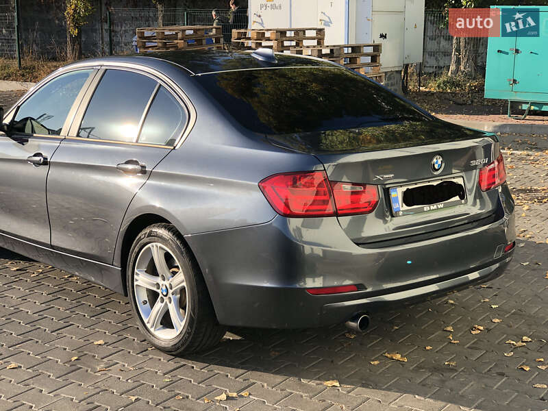 Седан BMW 3 Series 2015 в Києві