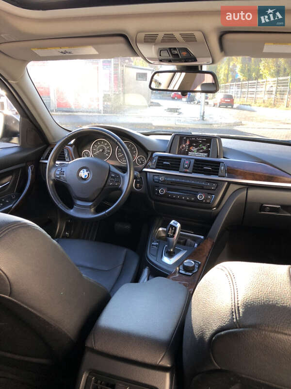 Седан BMW 3 Series 2015 в Києві