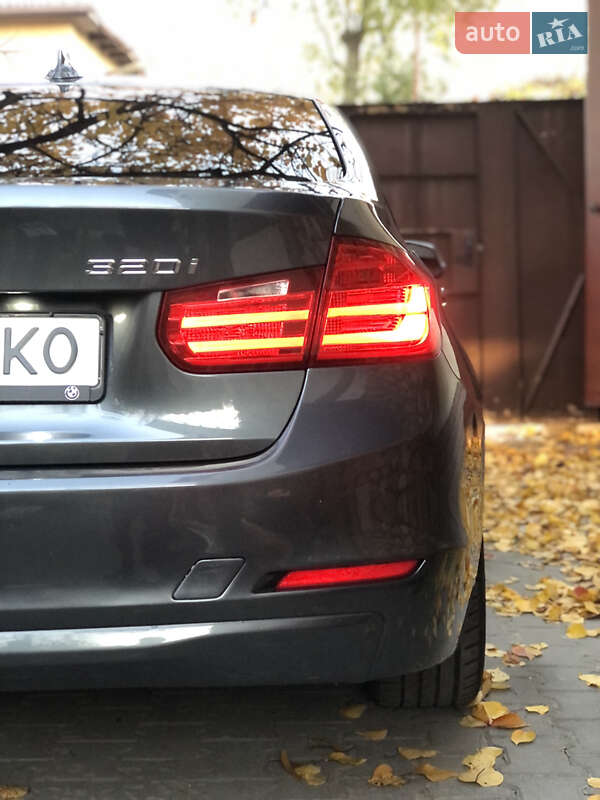 Седан BMW 3 Series 2015 в Києві