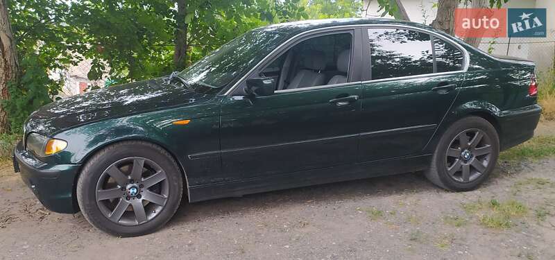 Седан BMW 3 Series 2003 в Смілі