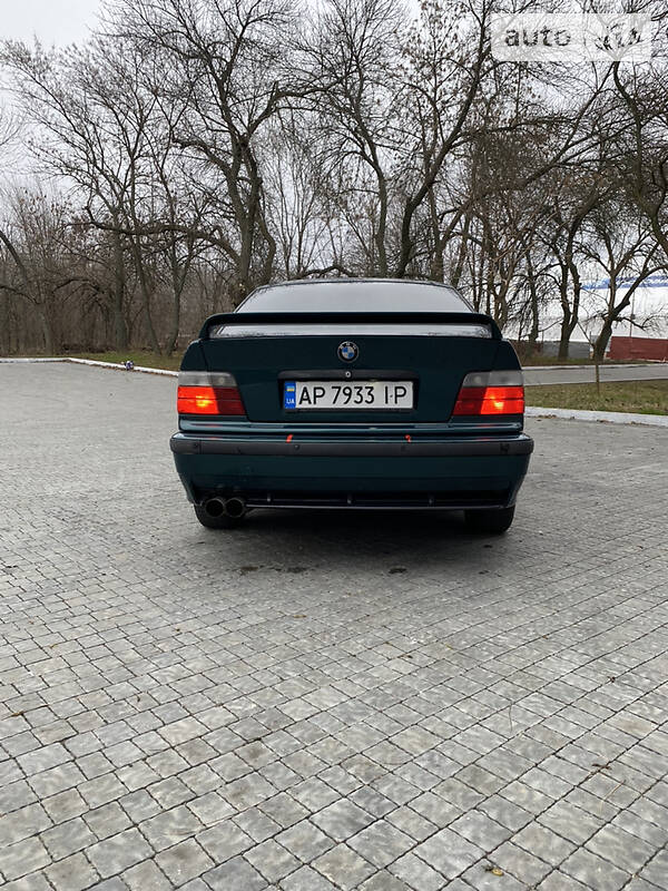 Седан BMW 3 Series 1995 в Васильевке