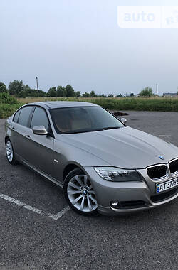 Седан BMW 3 Series 2011 в Калуше