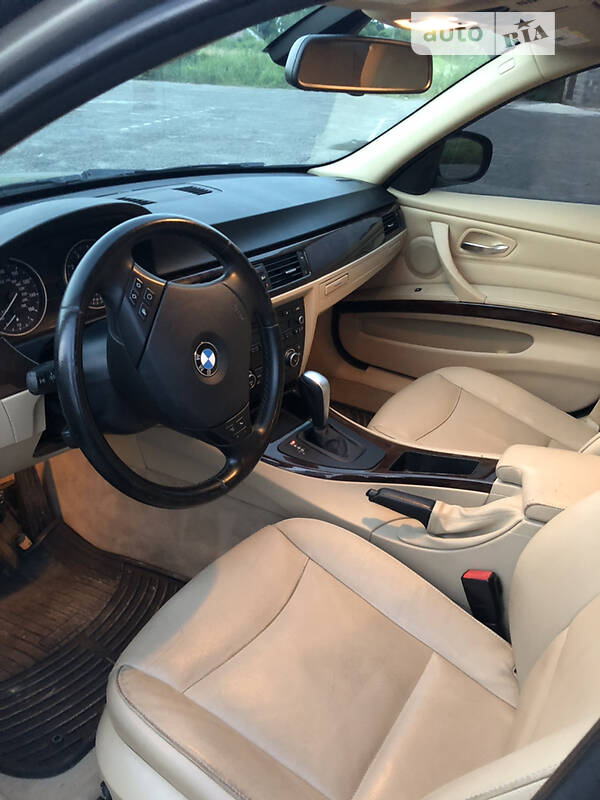 Седан BMW 3 Series 2011 в Калуші