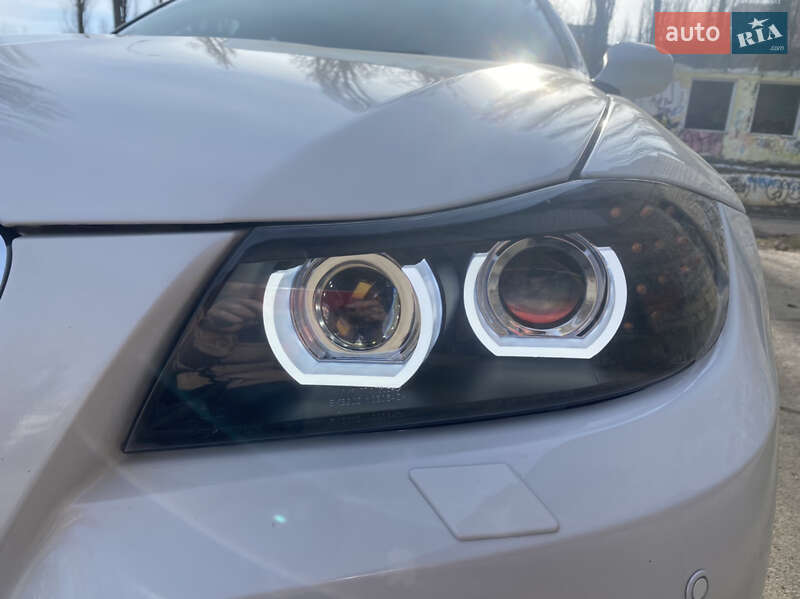 Седан BMW 3 Series 2010 в Одессе