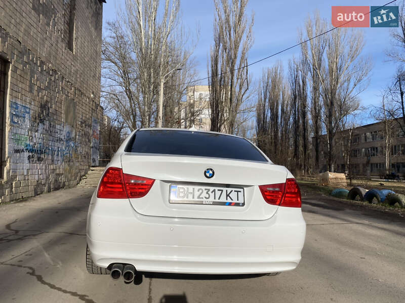 Седан BMW 3 Series 2010 в Одессе