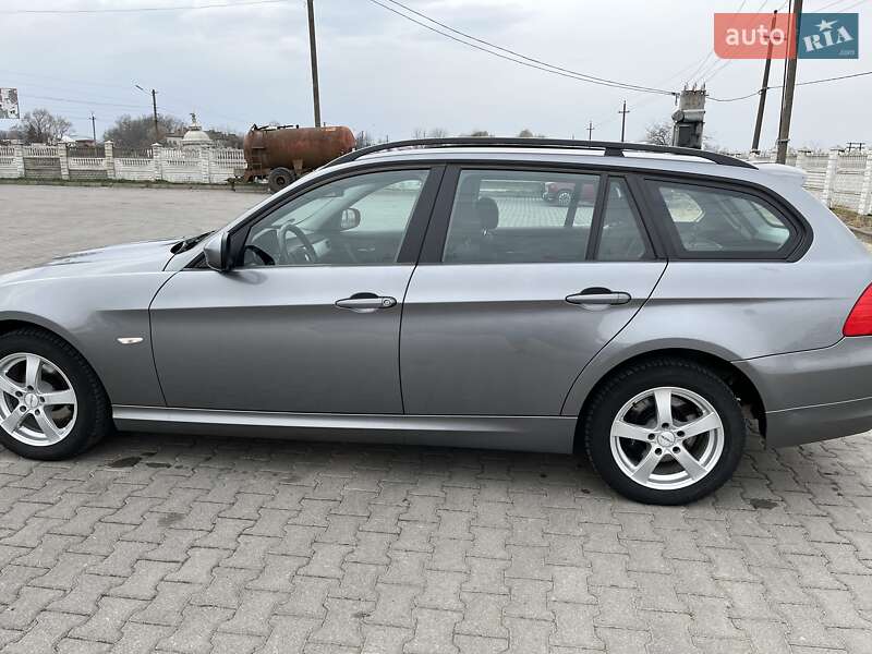 Універсал BMW 3 Series 2009 в Чернівцях