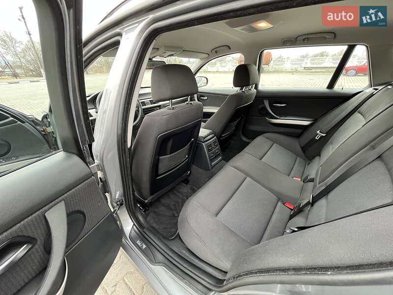 Універсал BMW 3 Series 2009 в Чернівцях