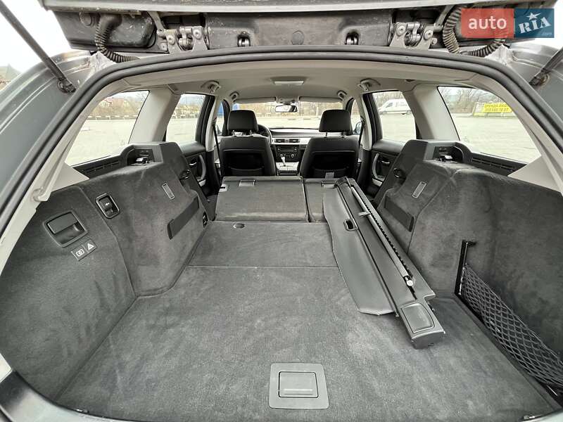 Універсал BMW 3 Series 2009 в Чернівцях