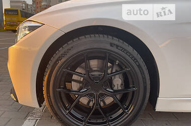 Седан BMW 3 Series 2016 в 