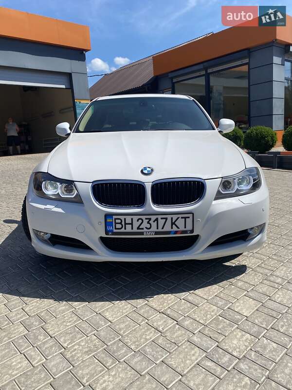 Седан BMW 3 Series 2010 в Одессе