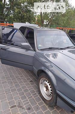 Седан BMW 3 Series 1991 в Каменском