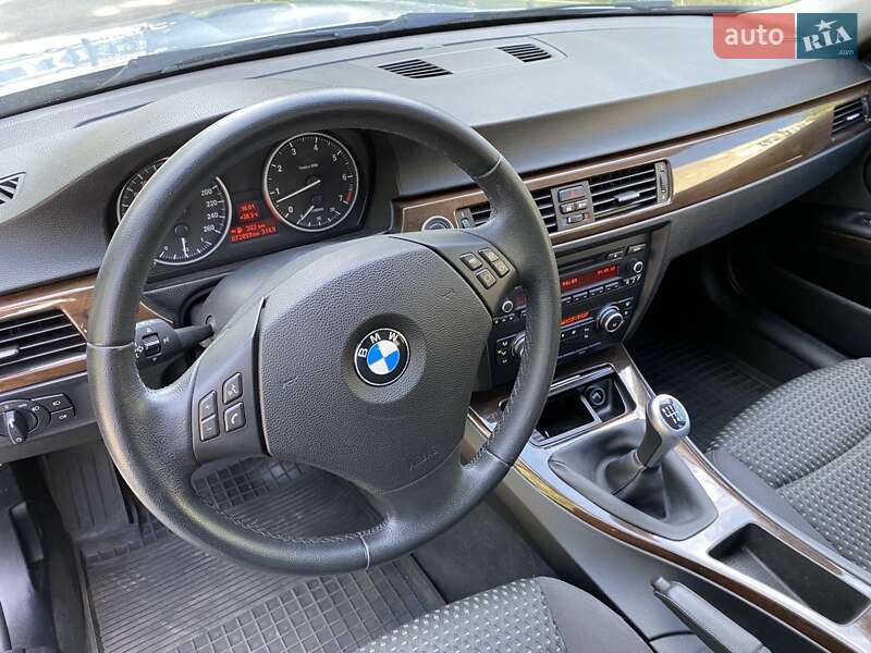Универсал BMW 3 Series 2011 в Киеве