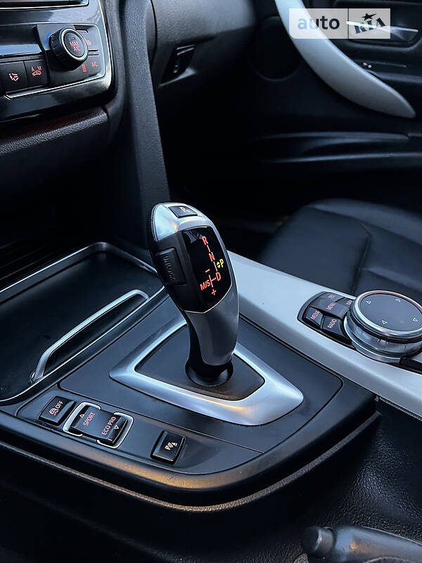 Седан BMW 3 Series 2016 в Одесі