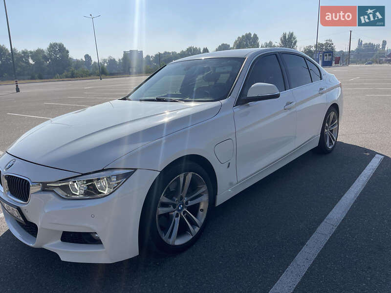 Седан BMW 3 Series 2017 в Киеве