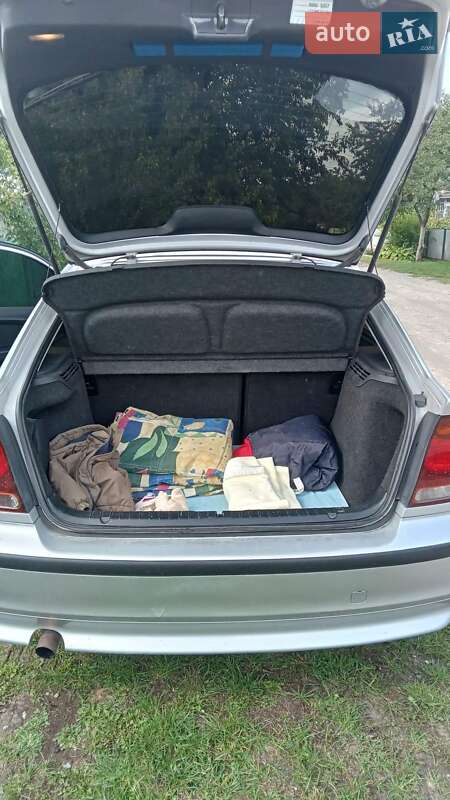 Хэтчбек BMW 3 Series 2003 в Дунаевцах