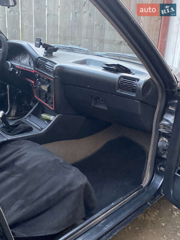 Седан BMW 3 Series 1988 в Хусте