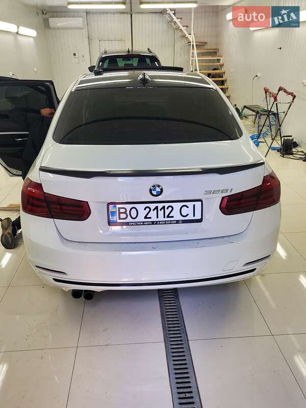 Седан BMW 3 Series 2015 в Тернополі