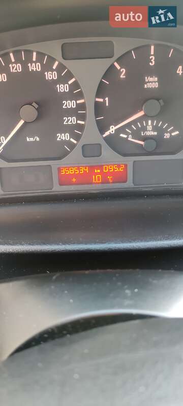 Седан BMW 3 Series 1999 в Берегово