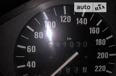 Седан BMW 3 Series 1986 в 