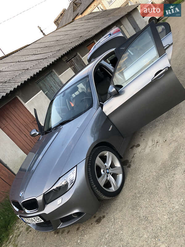 Седан BMW 3 Series 2009 в Сторожинці