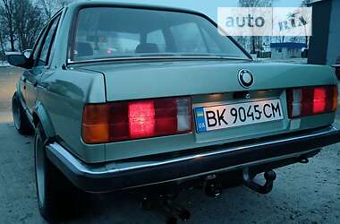 Седан BMW 3 Series 1986 в Рокитному