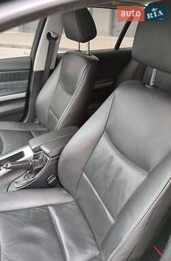 Универсал BMW 3 Series 2006 в  фото 10 Универсал BMW 3 Series 2006 в