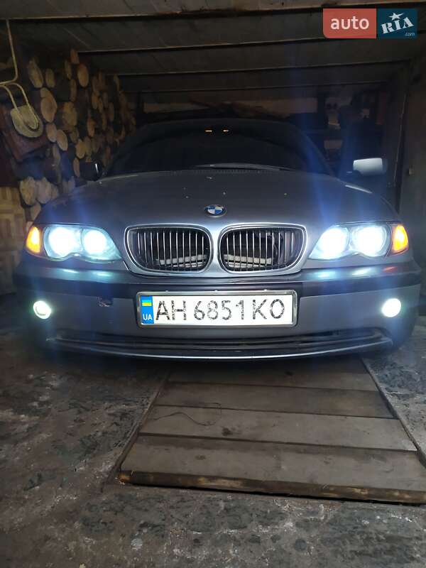 Седан BMW 3 Series 2003 в Першотравенську