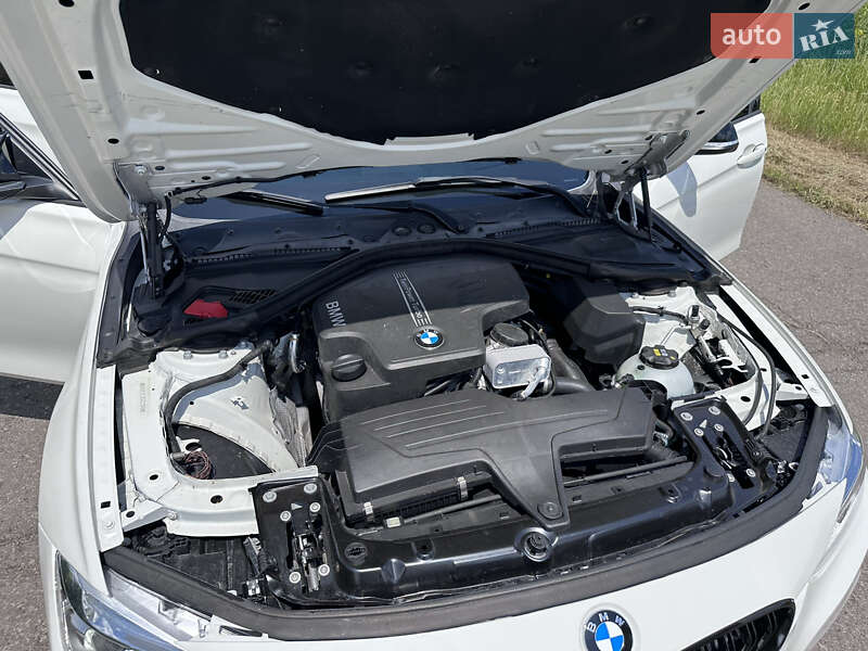 Седан BMW 3 Series 2015 в Києві
