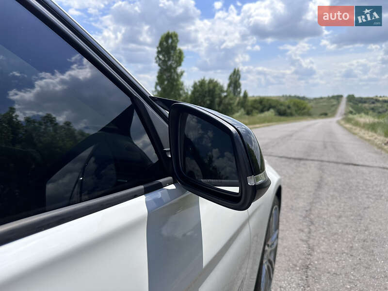 Седан BMW 3 Series 2015 в Києві