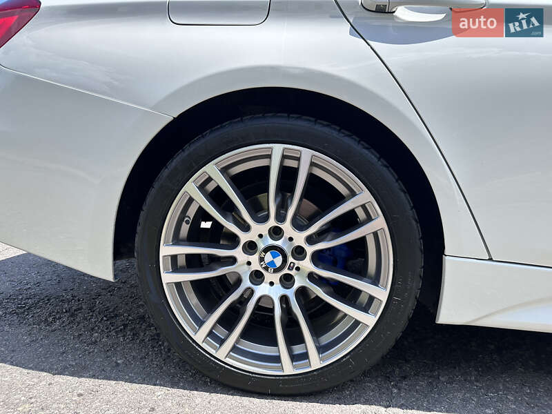 Седан BMW 3 Series 2015 в Києві