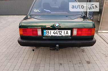 Седан BMW 3 Series 1985 в Миргороде