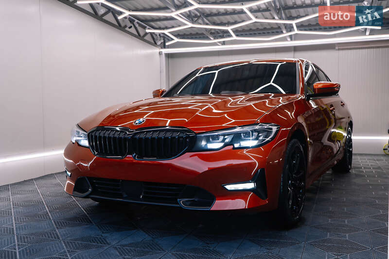 Седан BMW 3 Series 2019 в Ужгороде