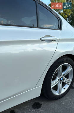 Седан BMW 3 Series 2013 в 