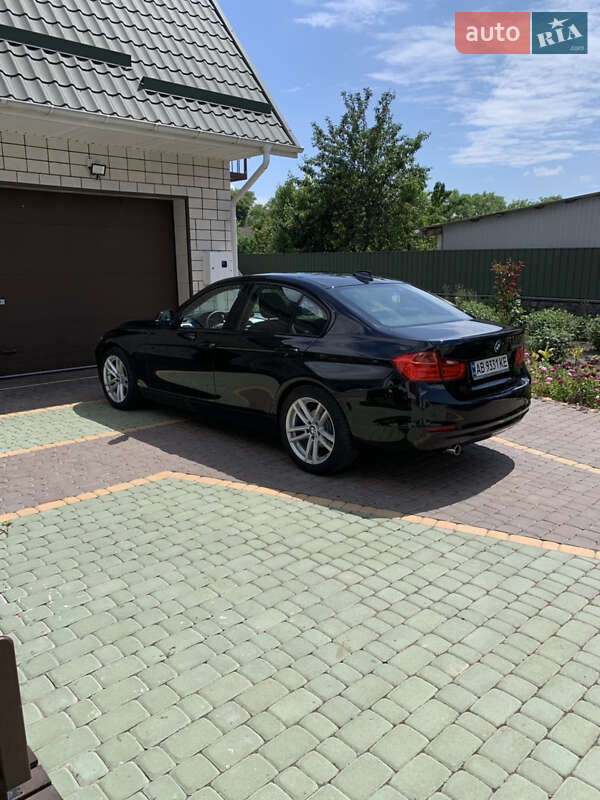 Седан BMW 3 Series 2015 в Виннице