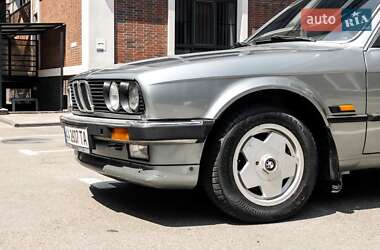 Седан BMW 3 Series 1986 в Киеве