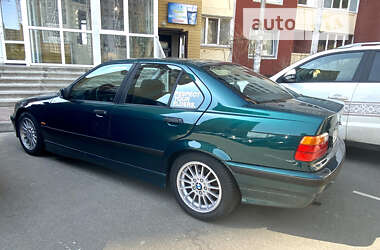 Седан BMW 3 Series 1997 в Києві