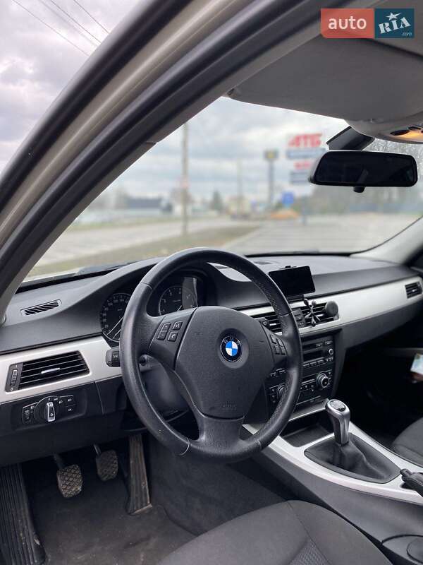 Седан BMW 3 Series 2010 в Умані фото 11 Седан BMW 3 Series 2010 в Умані